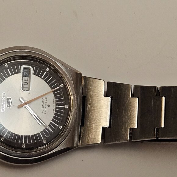 Vintage Seiko 5 Automatic Men’s Watch – Model 6119-8670 (21 Jewels) - Picture 12 of 16